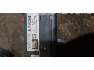 Блок предохранителей 8676391   Volvo XC90    