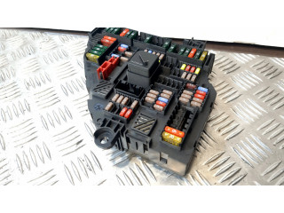 Pojistková skříňka 925281201 BMW 7 F01 F02 F03 F04 2012