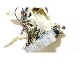 Блок предохранителей 94bg14k150ae, 94bg-14k150-ae Mercury Cougar VIII