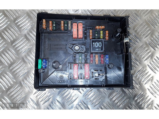   Pojistková skříňka 1K0937808E   Volkswagen Tiguan 2008