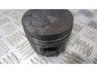 Píst Citroen Saxo pro naftový motor 1.5