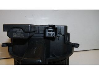 Вентилятор печки 4M2820021A Audi Q5 SQ5