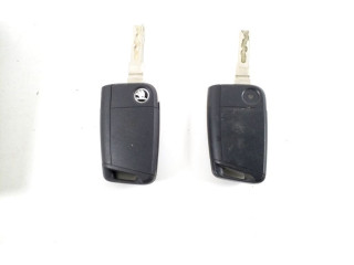 Блок управления двигателя    Skoda Octavia Mk3 (5E)