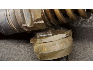 Vstřikovač 038130073B Skoda Octavia Mk1 (1U)