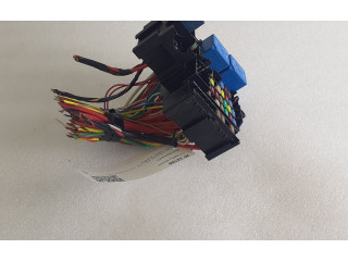 Блок предохранителей 8200900821, V23136B1X67 Dacia Spring