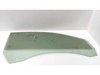 Основное стекло передних дверей (двухдверного автомобиля)