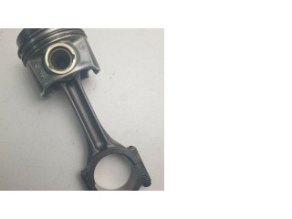 Píst 04L105401A Audi A5 pro naftový motor 2.0