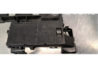 Блок предохранителей  31450529   Volvo XC90    