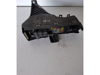 Блок предохранителей  9494210   Volvo XC90    