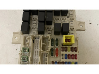 Блок предохранителей MN108320 Mitsubishi Colt