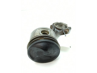 Píst 11004 Mercedes-Benz S W116 pro benzínový motor 2.8