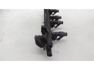 Топливная рампа 037133317 Volkswagen Golf IV 1.4