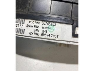 Панель приборов 30746102, 8602885   Volvo V70       