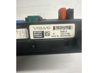 Блок предохранителей 8676391, 12217799   Volvo XC90    