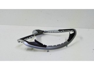 Отделка вокруг крышки топливного бака