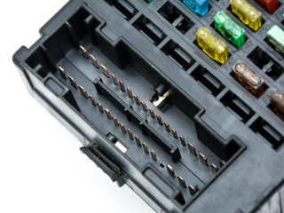 Блок предохранителей 51752207 Fiat Albea