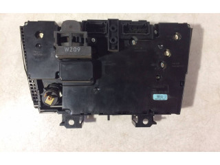 Блок управления климат-контролем 8682930   Volvo V70