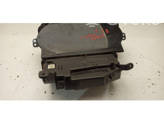 Панель приборов    Toyota Yaris Verso       