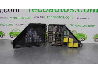 Блок предохранителей YQE000730   Rover Streetwise    