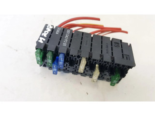 Pojistková skříňka 0015459201, 17684 Mercedes-Benz E W210 1997