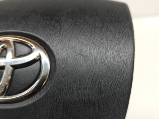 Подушка безопасности водителя 4513047100C0 Toyota Prius+ (ZVW40)