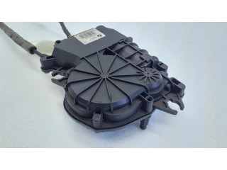 Притягиватель задней крышки