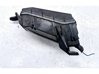 Блок предохранителей 8266253030   Lexus IS 200-300    