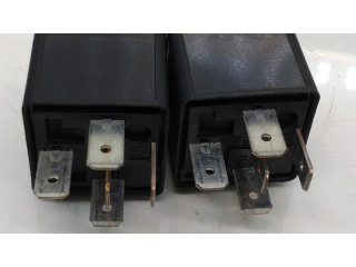 Блок предохранителей  30797010, 30728133   Volvo S60    