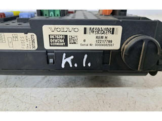 Блок предохранителей 8676391 Volvo V70