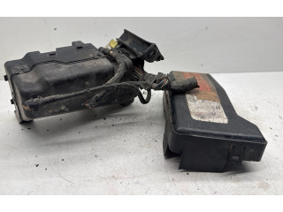 Pojistková skříňka Mitsubishi Pajero 2003