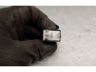 Блок предохранителей 4H0951253C Skoda Octavia Mk3 (5E)