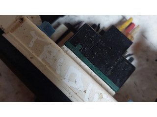 Блок управления климат-контролем Mazda Tribute