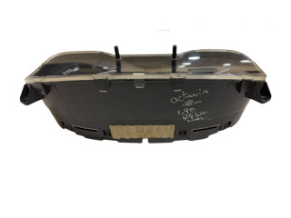 Панель приборов 1U0920841J, 110080148015 Skoda Octavia Mk2 (1Z)