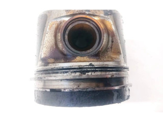  Поршень с шатуном    Volkswagen PASSAT B6  