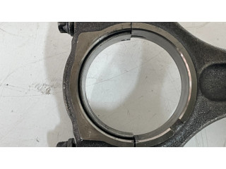 Píst 7803033, 7807345 BMW 3 E92 E93 pro naftový motor 2.0