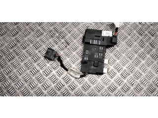 Блок предохранителей 31337182, 31327712   Volvo V70    