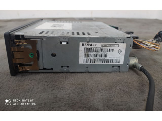 Радио/ проигрыватель CD/DVD / навигация