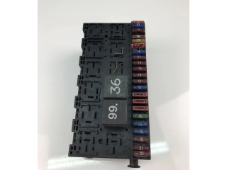 Блок предохранителей 357937039 Volkswagen Caddy