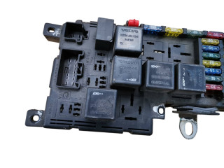 Блок предохранителей 30728008, 518829106 Volvo S80