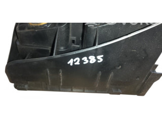   Pojistková skříňka 1K0937132F, 8H200310   Volkswagen Tiguan 2010