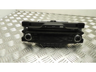 Радио/ проигрыватель CD/DVD / навигация