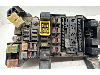 Pojistková skříňka Mitsubishi Pajero 2003