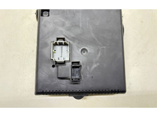 Блок предохранителей 30728512   Volvo V70    