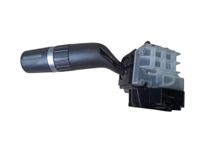 Ручка стеклоочистителей 17D682 Mazda 3 I