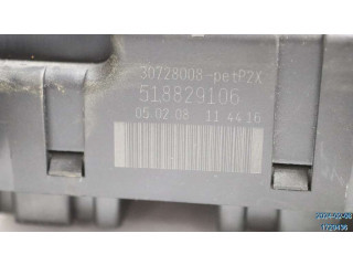 Блок предохранителей 30728008 Volvo S60