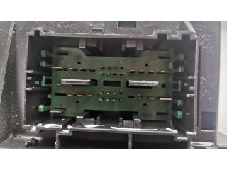 Блок предохранителей 04692073AB Jeep Grand Cherokee (WK)