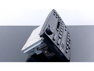 Радио/ проигрыватель CD/DVD / навигация