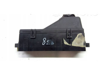 Блок предохранителей 8Z1941824 Audi A2