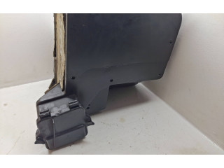 Pojistková skříňka Volkswagen Transporter - Caravelle T5 2005