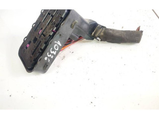 Блок предохранителей 15345261, 1534526-1 Volkswagen Golf Plus